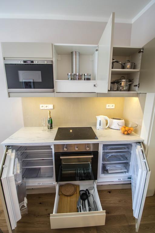 Апартаменти Unique 250m From The Charles Bridge *